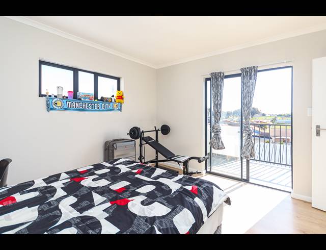 2 BEDROOM APARTMENT FOR SALE IN TABLE VIEW
